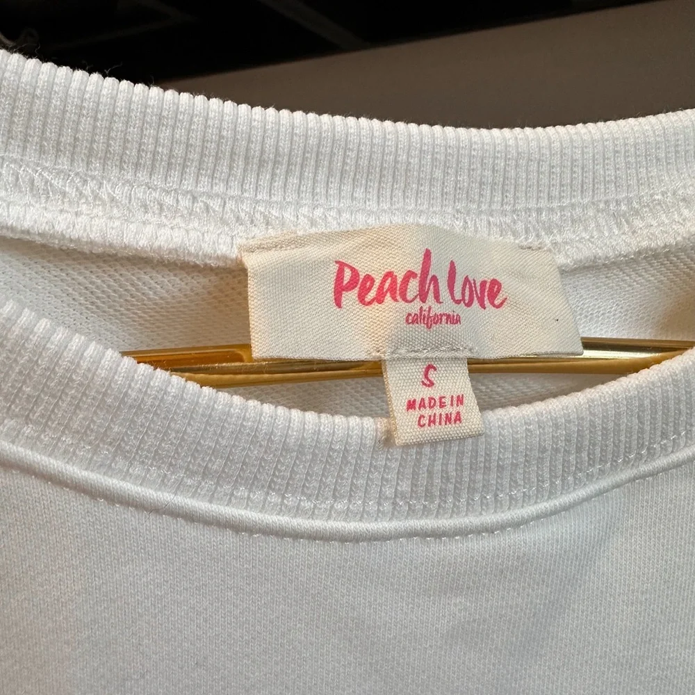LIKE NEW Cropped Sweatshirt with XOXO Sequin Patch Detail - Picture 4 of 5